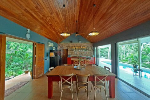 Dining2