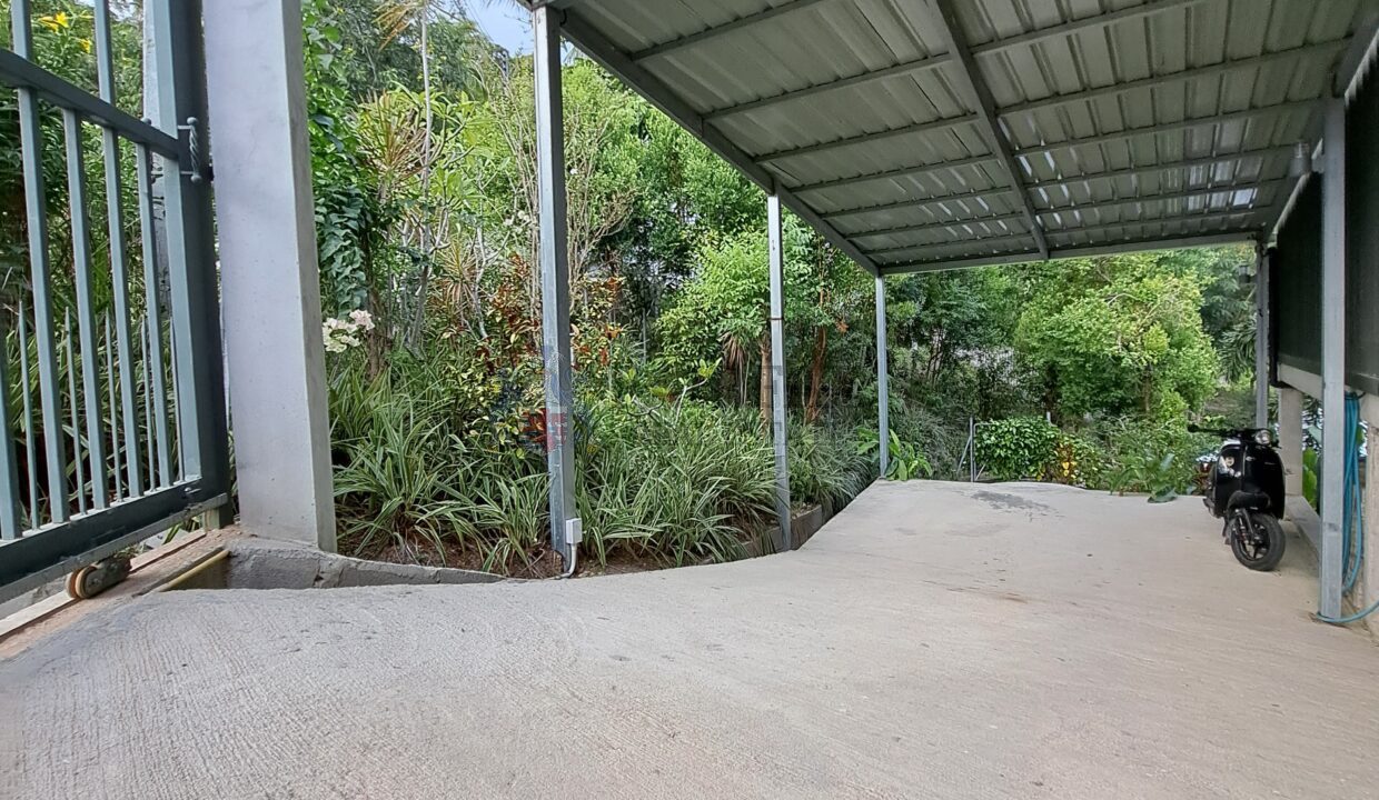 EntranceCarport