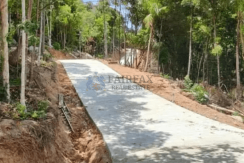 private road access from main road