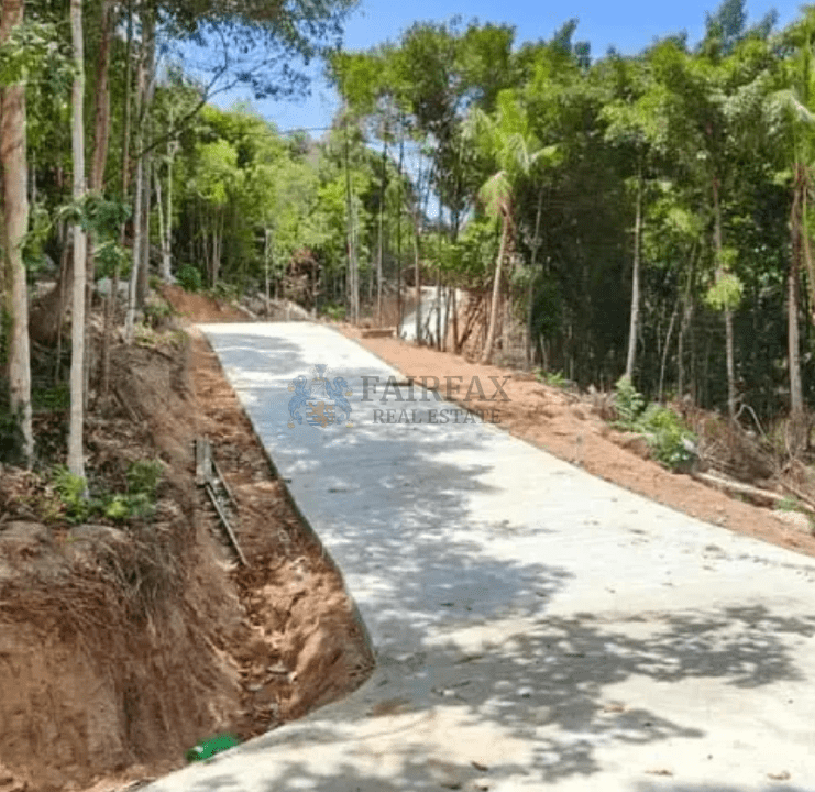private road access from main road