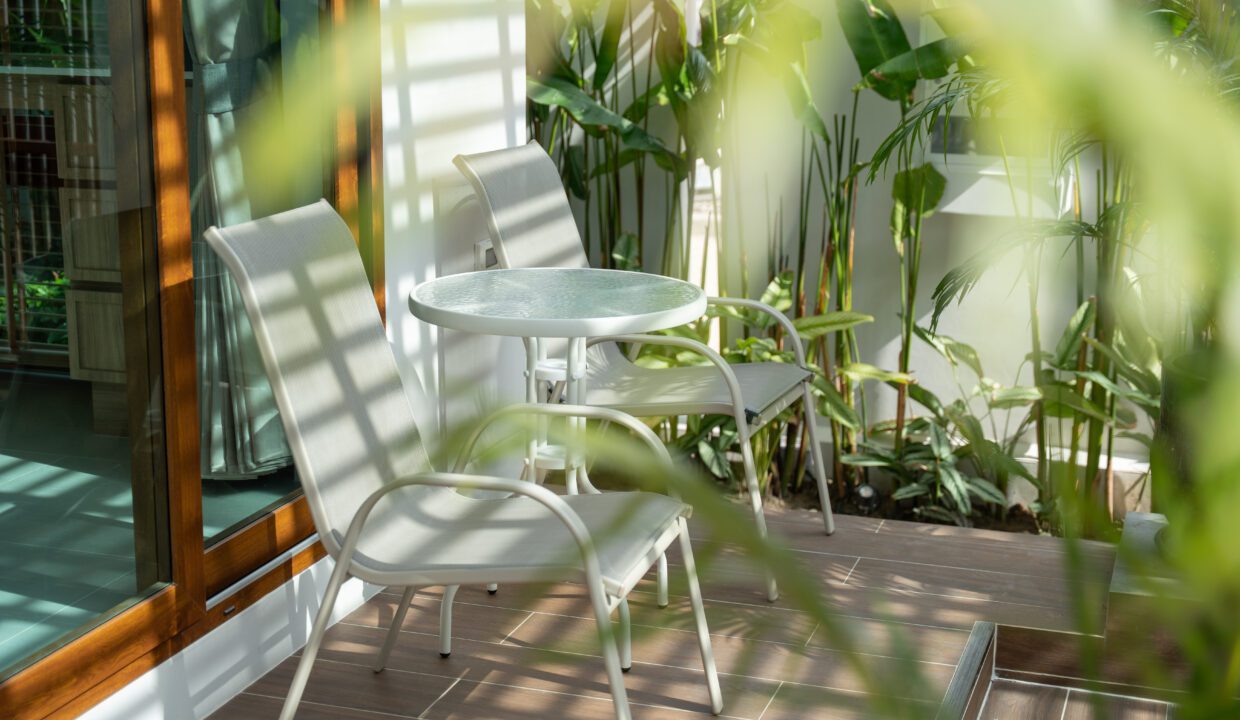 01_AKIRAYA_Outside Area