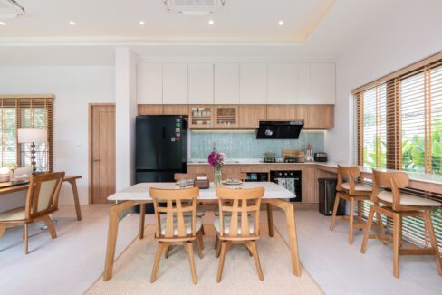 05_AKIRAYA_Living-Dining