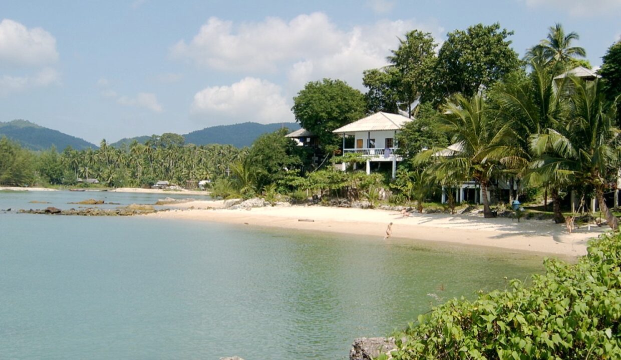 Thong Sala VS Sri Thanu Koh Phangan